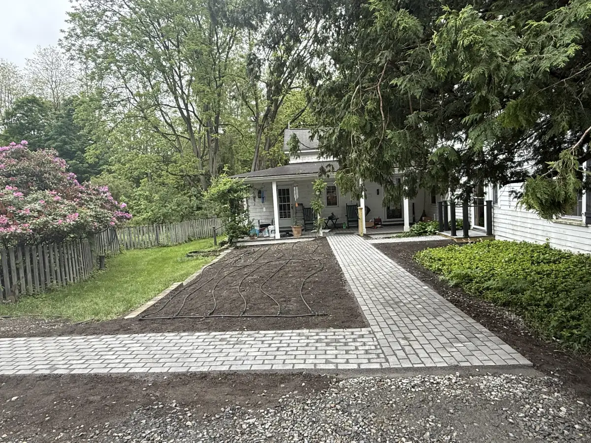 Paver walkway intersection detail